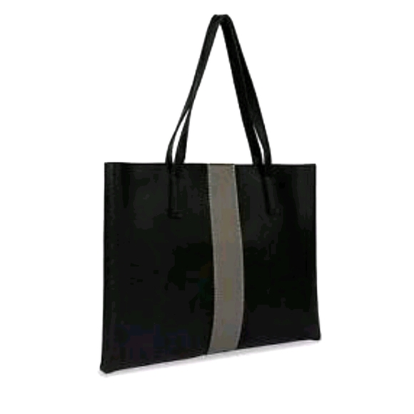 Vince Camuto Handbags - AUTHENTIC VINCE CAMUTO LUCK TOTE NWOT